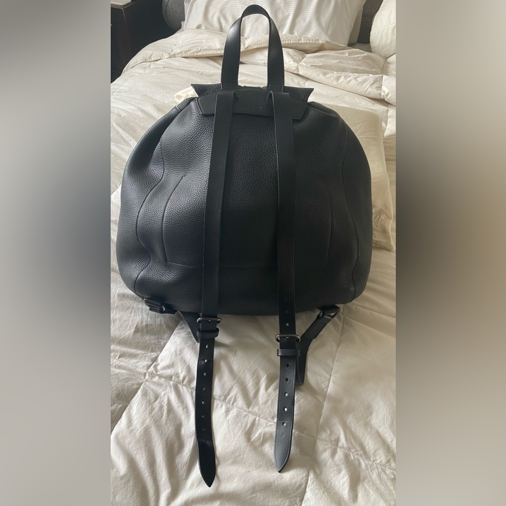 Gucci Black Leather Drawstring Backpack - image 3